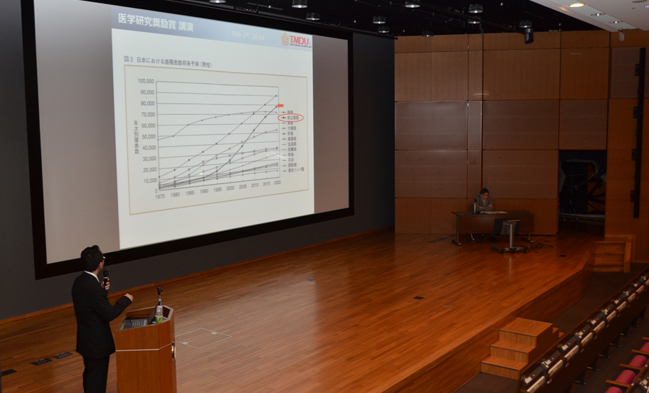 平成25年度第1回医学部医学科及び大学院医歯学総合研究科（医系）合同研修会における講演の様子