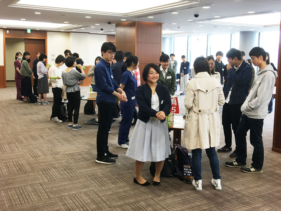 医学部医学科、保健衛生学科１年生合同懇親会