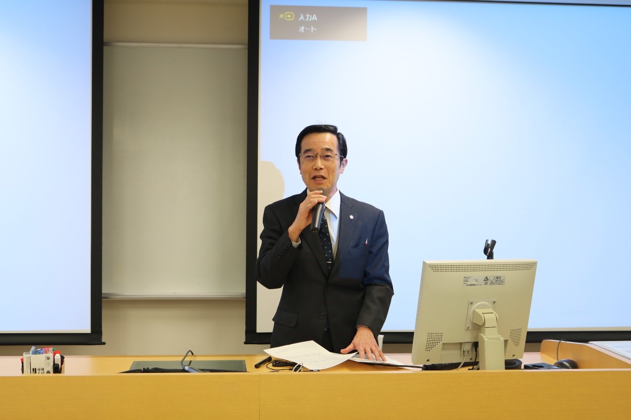 窪田哲朗学科長による閉会の挨拶