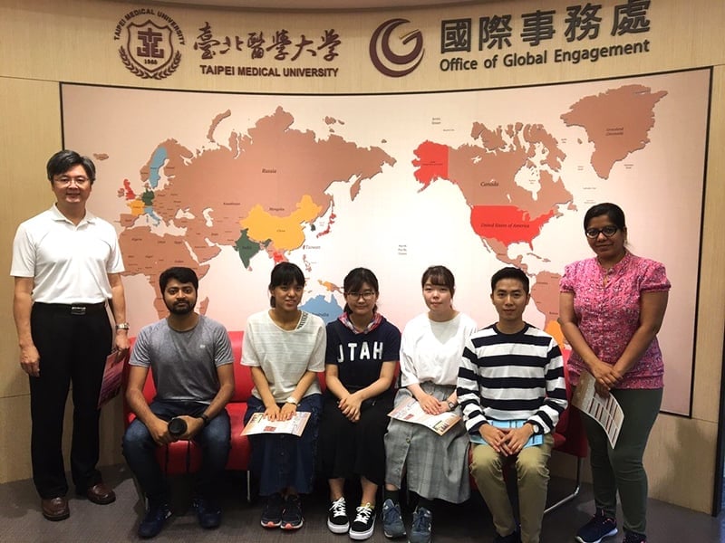 台北医学大学国際事務部の見学